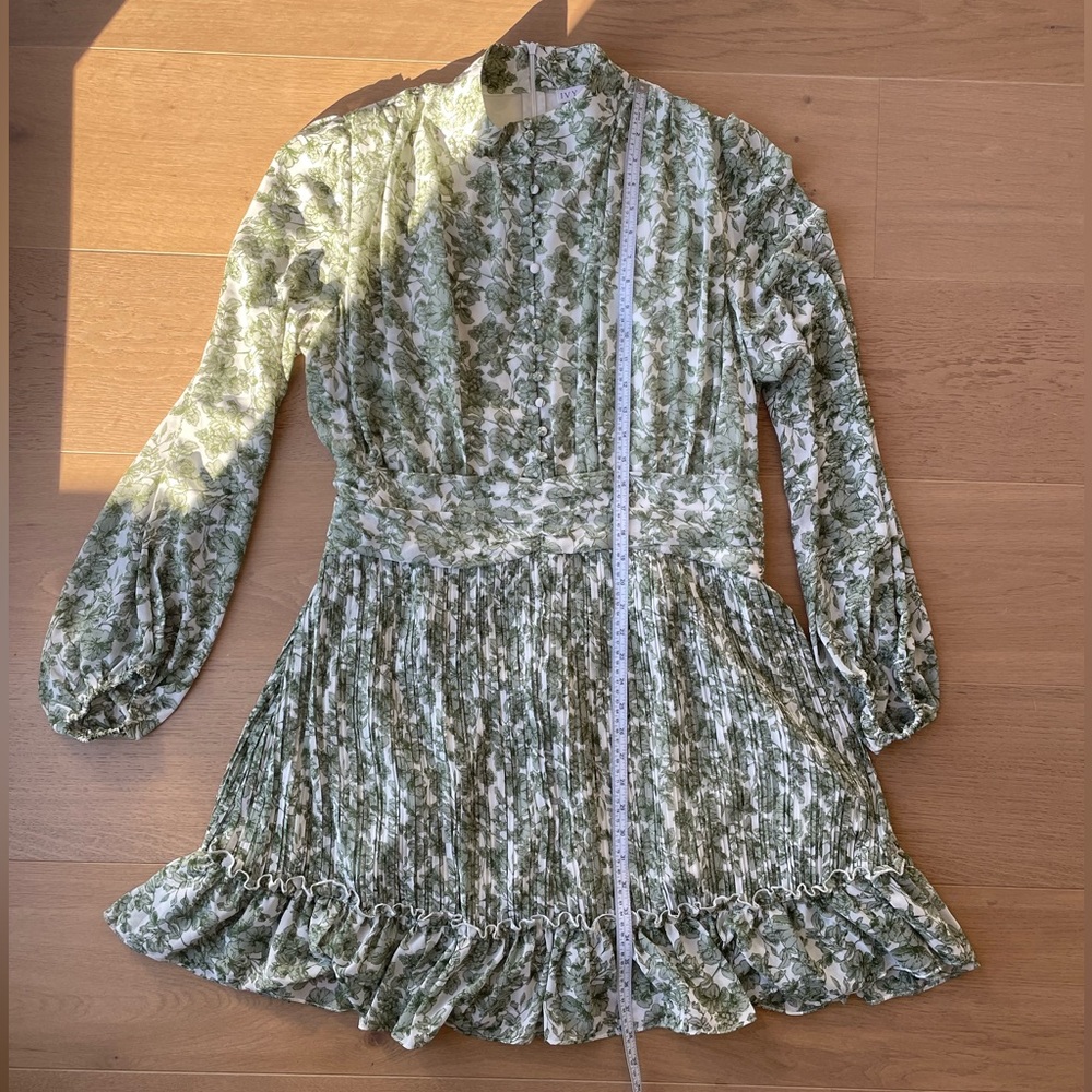 Ivy City Co Green and White Floral Midi Dress - Picture 2 of 7